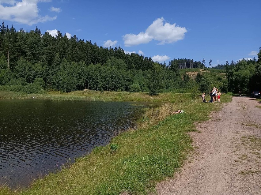 Nad zalew w Grzędach mało kto dziś zagląda