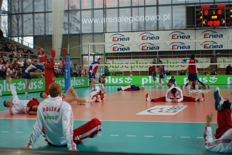 Polscy zawodnicy podczas rozgrzewki