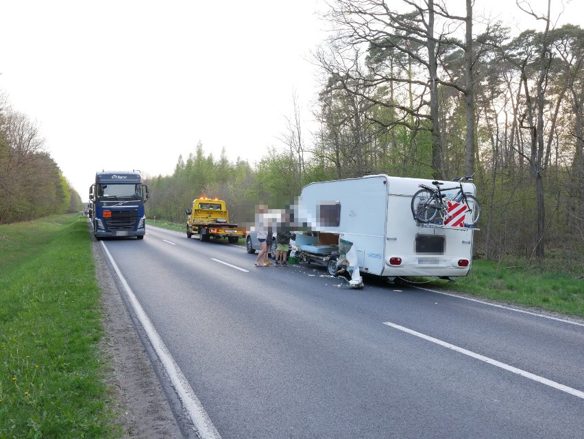 Wypadek na trasie Wągrowiec- Rogoźno! Kilkanaście osób poszkodowanych. Co ustaliła policja?  