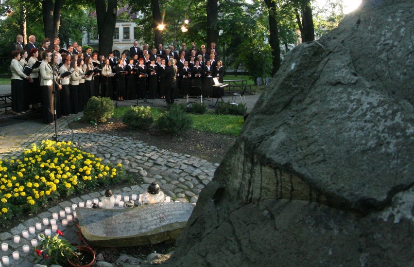 Koncert przy Skale Papieskiej w 15. rocznicę pielgrzymki Jana Pawła II na Sądecczyznę