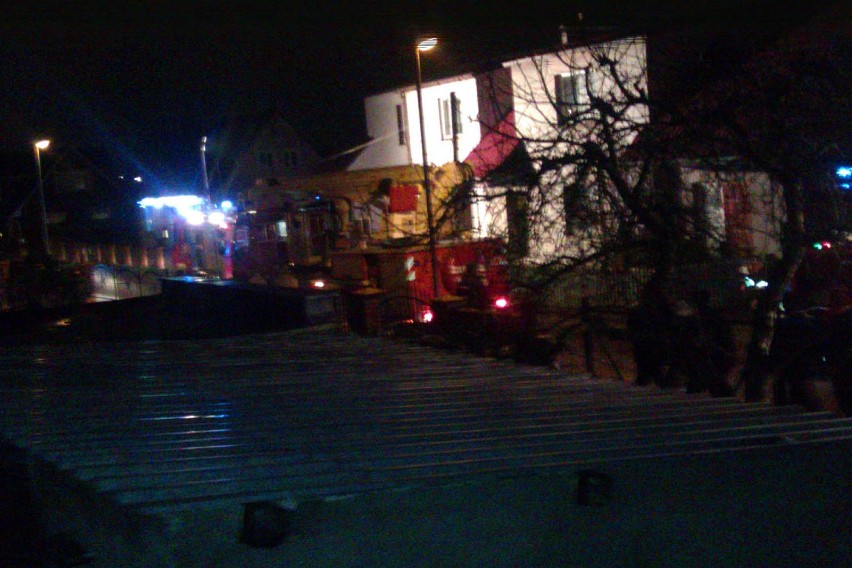 Pożar domku jednorodzinnego przy Lelewela w Pile [ZDJĘCIA]