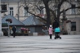 Spokojna sobota w Kielcach. Miasto wygląda bardzo... melancholijnie [ZDJĘCIA]