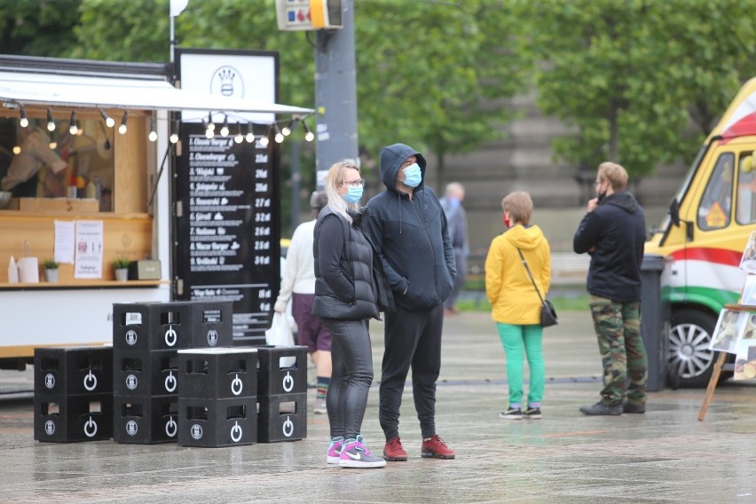 Zlot food trucków na rynku w Katowicach w maju