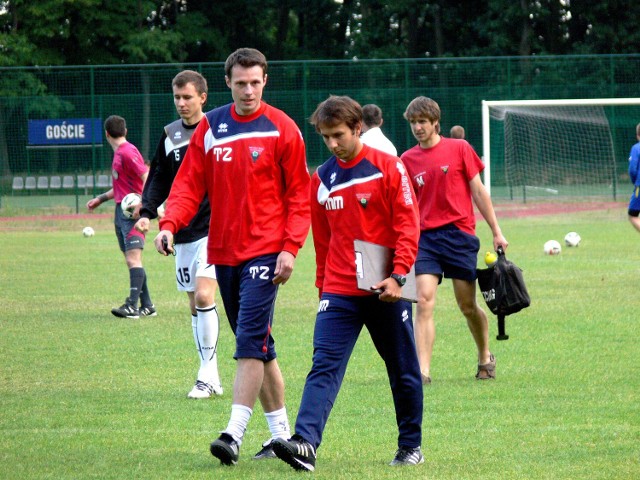 Trenerzy Marcin Matysiak (od prawej) i Tomasz Ziółkowski rozstali się z klubem