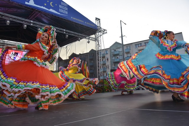Zespoły biorące udział w festiwalu tańca Folk Przystań będą w Gorzowie do 30 czerwca.