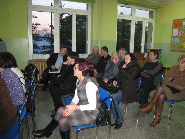 Mieszkańcy Wróblewa przyszli na spotkanie w sprawie szkoły, radni nie