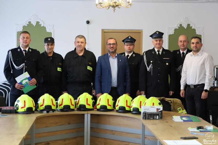 Nowy sprzęt trafi do strażaków z OSP w gminie Narewka