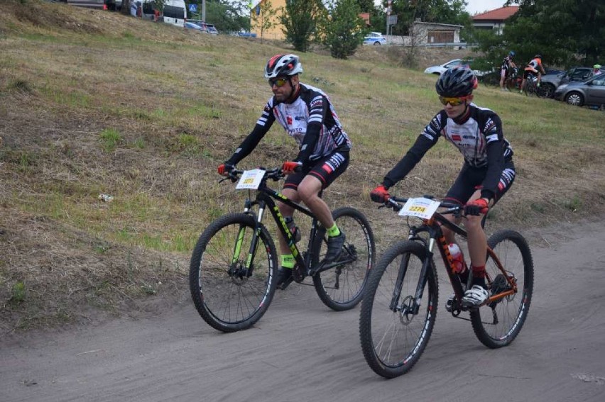 Zawody MTB w Skokach. Udział w imprezie wzięli miłośnicy dwóch kółek z całego regionu [ZDJĘCIA CZĘŚĆ 1]