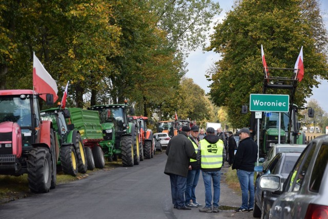 Na trasie Biała Podlaska – Międzyrzec Podlaski rolnicy kontynuują zapowiedziany przez nich dziesięciodniowy protest