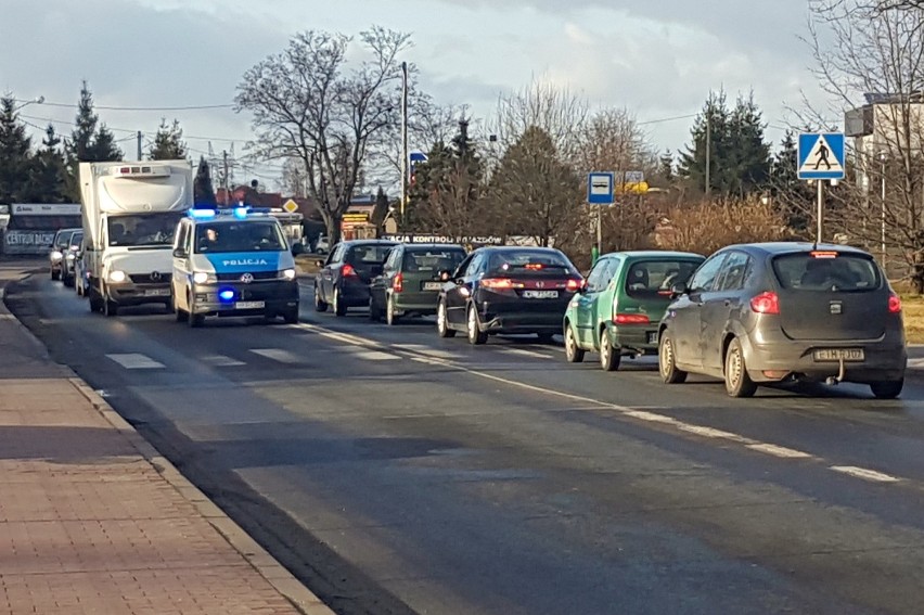 Wypadek na Łódzkiej w Piotrkowie przy skrzyżowaniu z...