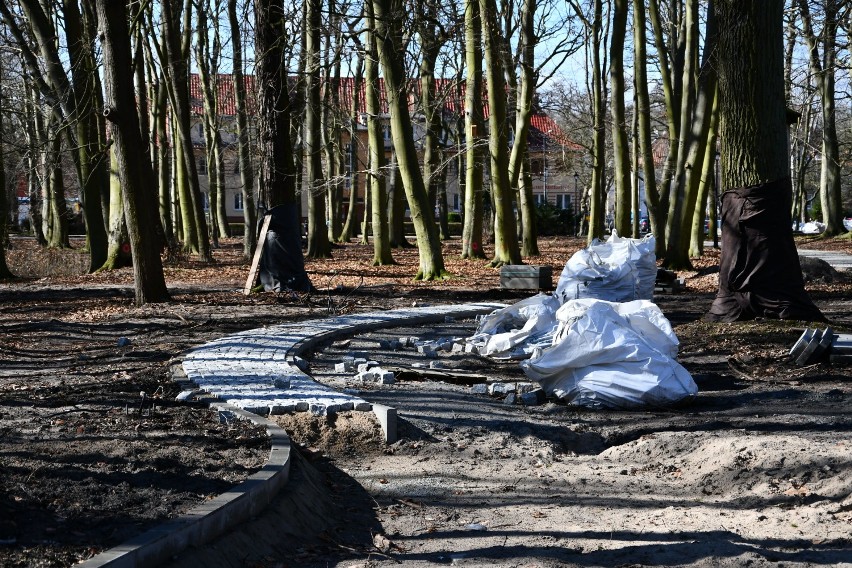 Świnoujski park Zdrojowy w trakcie rewitalizacji. Zobacz efekty