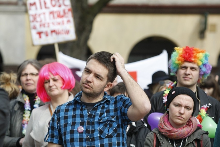 Marsz Równości na Piotrkowskiej w Łodzi [ZDJĘCIA, WIDEO]