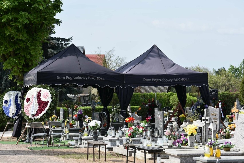 Pogrzeb śp. dr Huberta Palucha na cmentarzu komunalnym w...