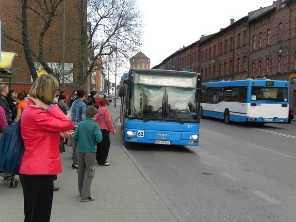 Tworzymy ranking autobusów kursujących po Rudzie Śląskiej! Jazda nimi to komfort czy koszmar?