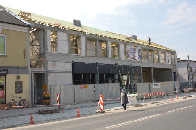 Przy ulicy Pileckiego w Bełchatowie powstaje market Aldi i mieszkania