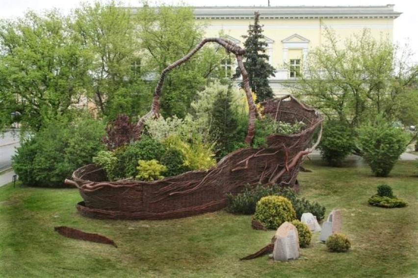 Kosz Gigant zbudowany został w 2000 roku. Pomysłodawcą tego...