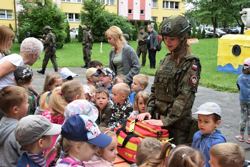 Tyskie przedszkolaki gotowe na wojnę. Przeszły prawdziwą szkołę przetrwania ZDJĘCIA