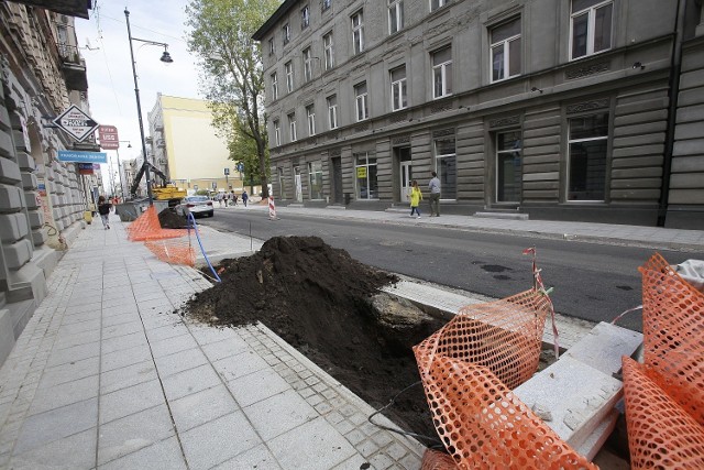 Ulica Nawrot miała być przebudowana do końca ubiegłego roku. Prace dobiegają końca i powinny zakończyć się w tym miesiącu.