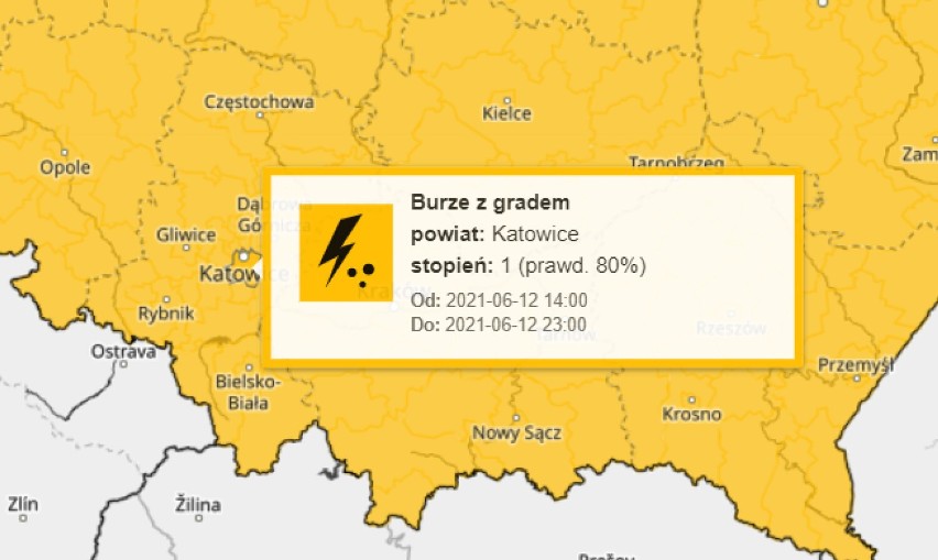 Burze z gradem w woj. śląskim [12.06.2021]. Wiatr w porywach do 80 km/h! Jest ostrzeżenie IMGW. Sprawdź gdzie jest burza [MAPA online]