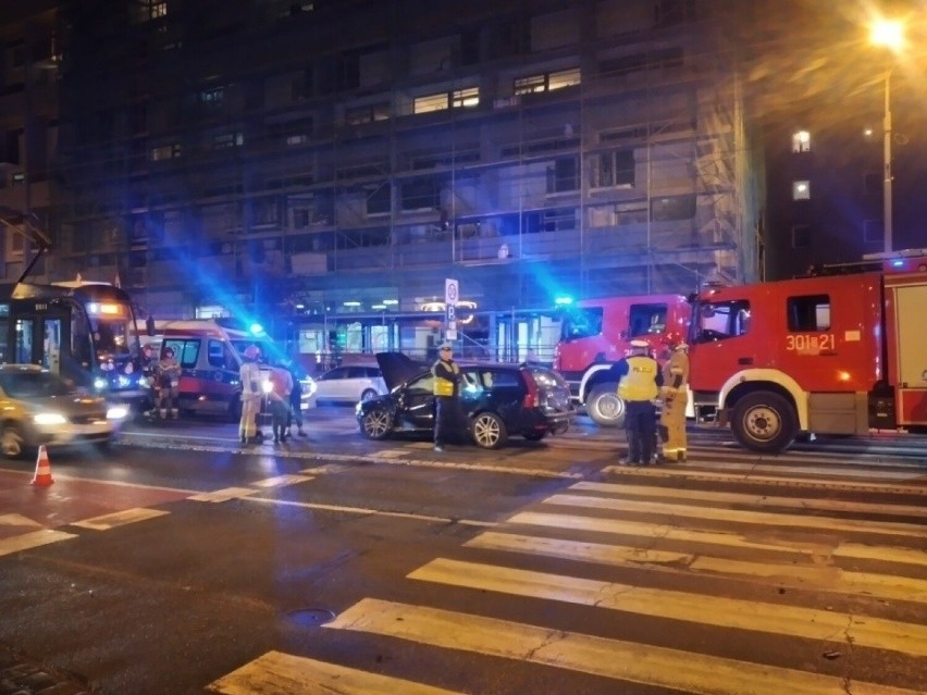 Wypadek na skrzyżowaniu Kołłątaja i Kościuszki we Wrocławiu...