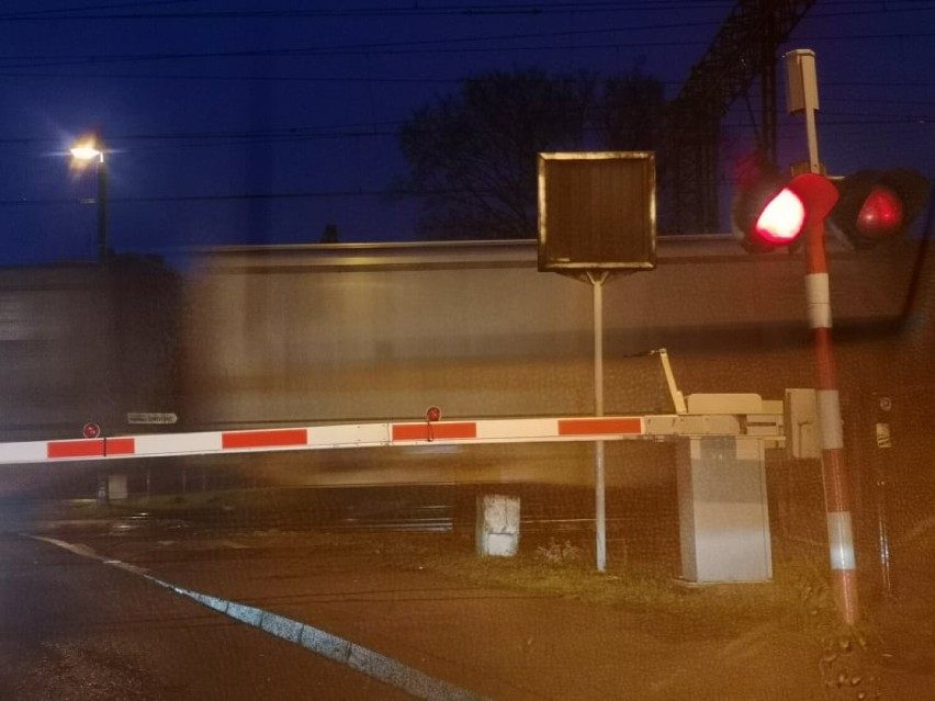 Zamknięty przejazd kolejowy w Opalenicy