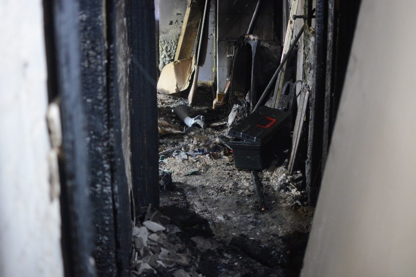 Mężczyzna zginął w pożarze mieszkania w Grudziądzu. "Jeszcze wieczorem rozmawialiśmy..." [wideo, zdjęcia]