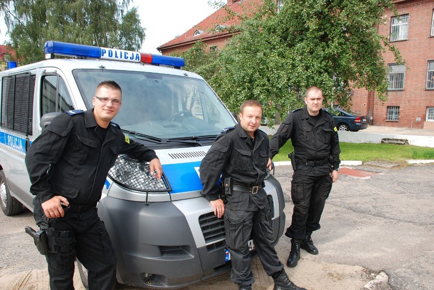 Trzech bohaterskich policjantów – od lewej st. sierż....