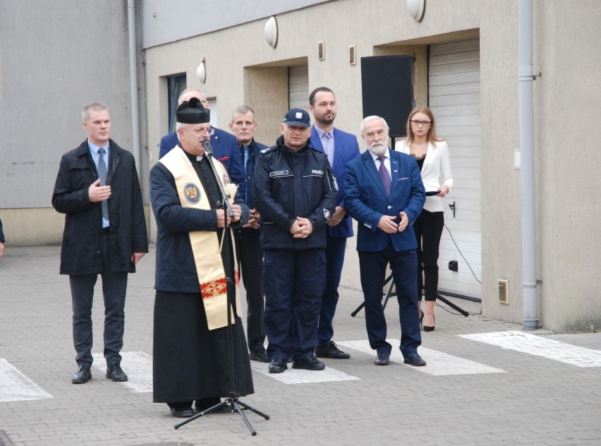 Policjanci z Ostrowa Wielkopolskiego otrzymali trzy nowe radiowozy