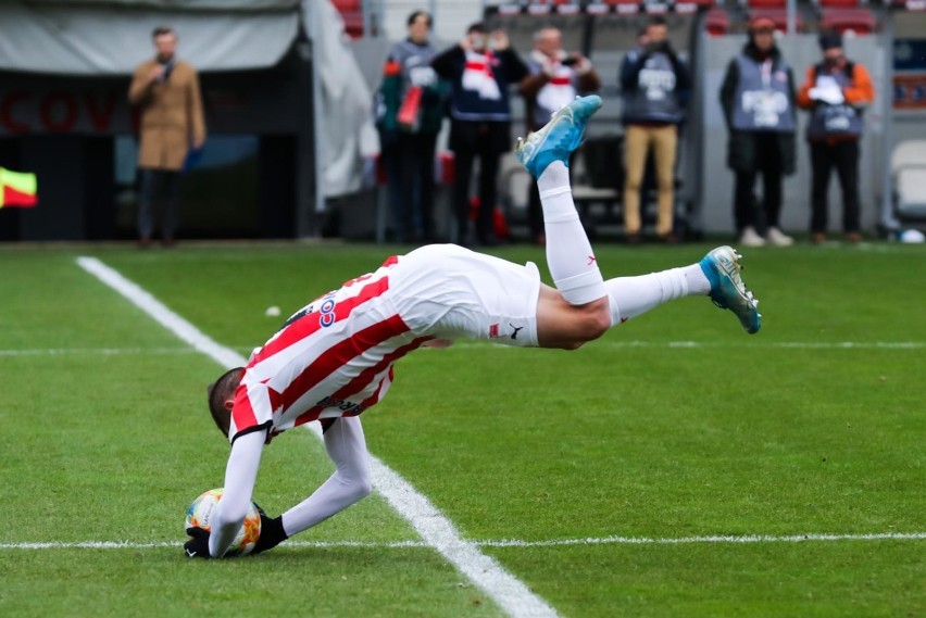 Zabawy piłkarzy Cracovii podczas treningów noworocznych