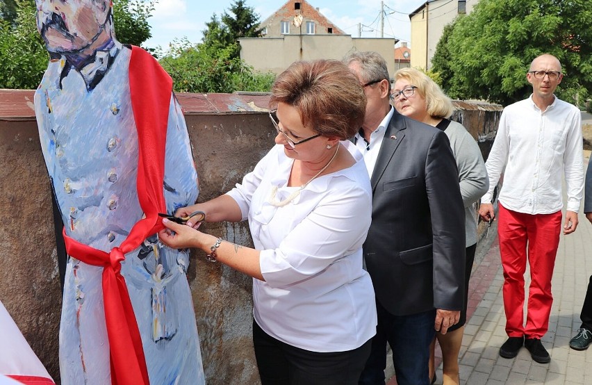 Józef Piłsudski w Wyrzysku. Odsłonięto nowy mural [ZOBACZ ZDJĘCIA]