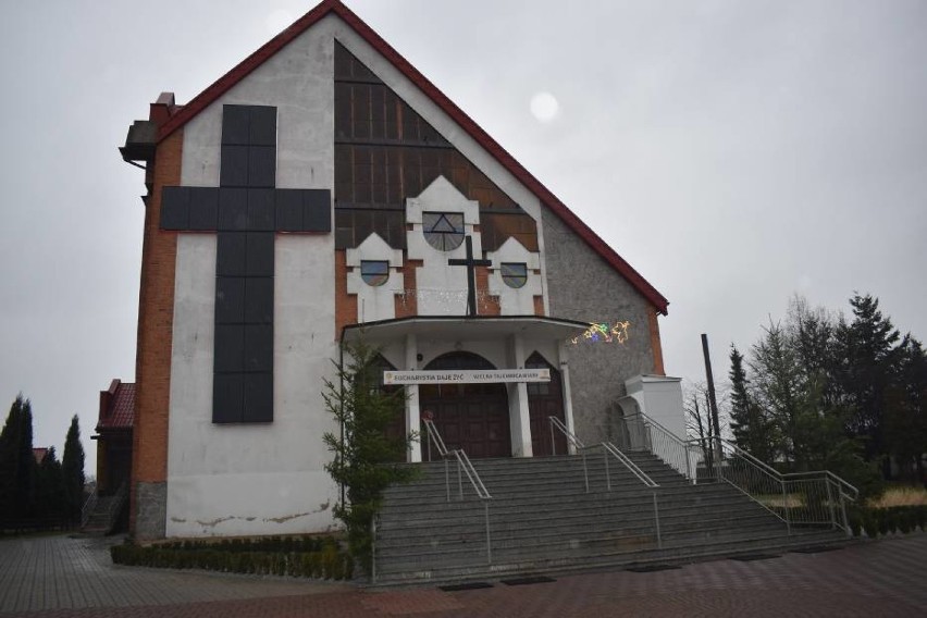 O krzyżu z paneli fotowoltaicznych na pleszewskim kościele głośno było w całej Polsce. Pomysł jest inspiracją dla kolejnych parafii
