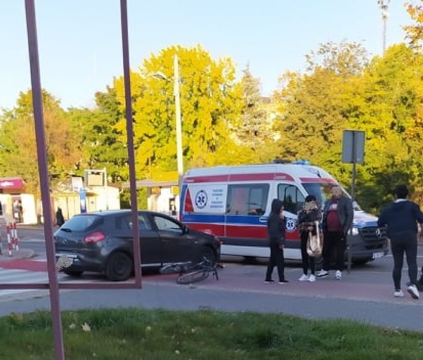 Potrącenie rowerzysty na ul. Jana Pawła II w Tomaszowie Maz. 