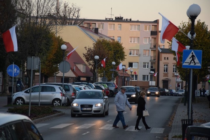 Nowy Dwór Gd. Sto nowych flag na ulicach miasta