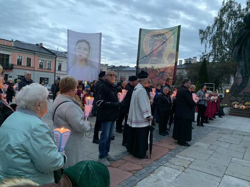 32 procesja różańcowa przeszła ulicami Nowego Sącza