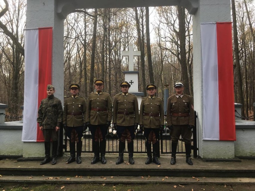 Konny przejazd miał bardzo patriotyczny charakter.