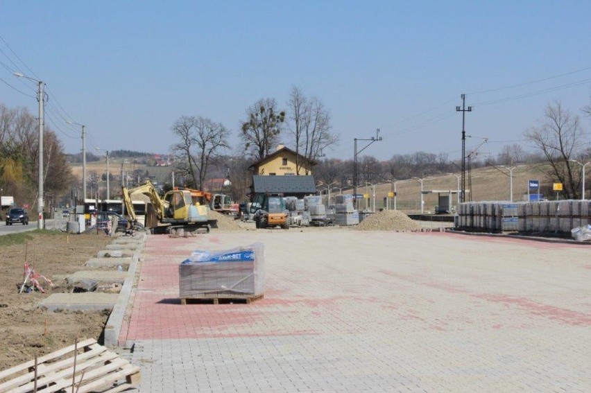 Trwa budowa targu w Bobowej. Finał prac już w sierpniu