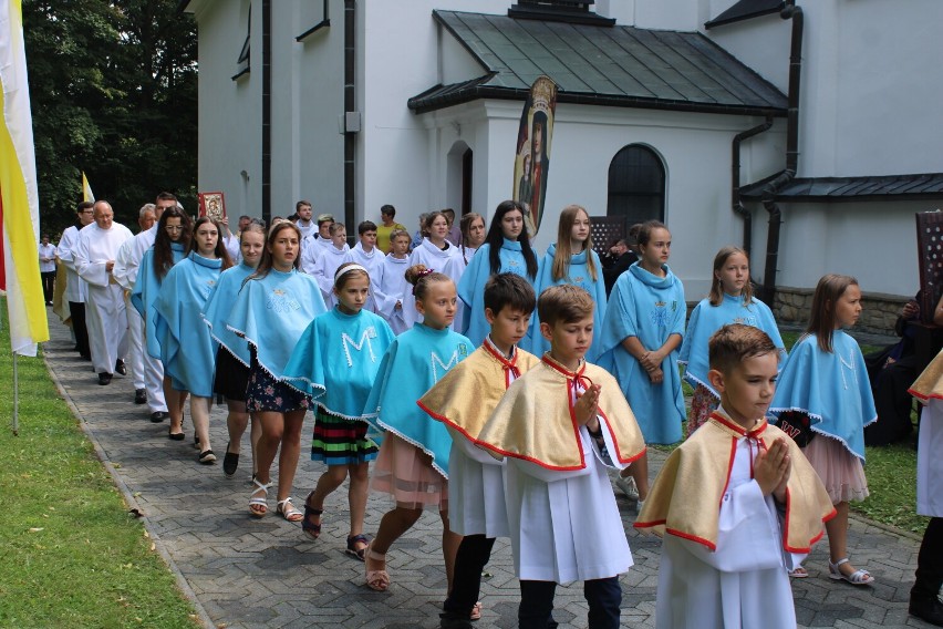 Odpust Szkaplerzny w Sanktuarium Narodzenia Najświętszej Marii Panny w Zawadzie. Zobaczcie fotorelację z uroczystości!