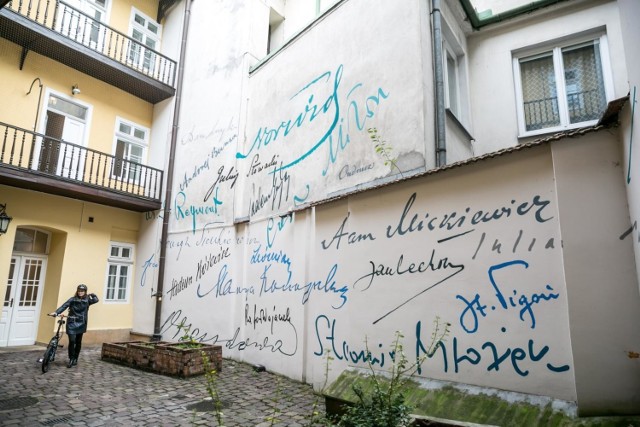 Gołębnik, czyli Instytut Filologii Polskiej miejsce studiów i pracy naukowej Jerzego Pilcha, ale też jedno z miejsc, które pojawia się w "Spisie cudzołożnic"