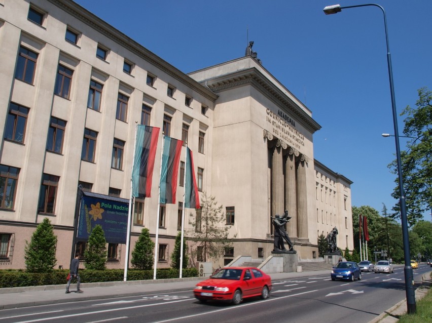 AGH Kraków

Akademia Górniczo-Hutnicza przybliży zjawiska...