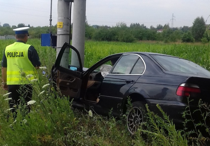 Policjanci po pościgu zatrzymali kierowcę BMW, który był pod...