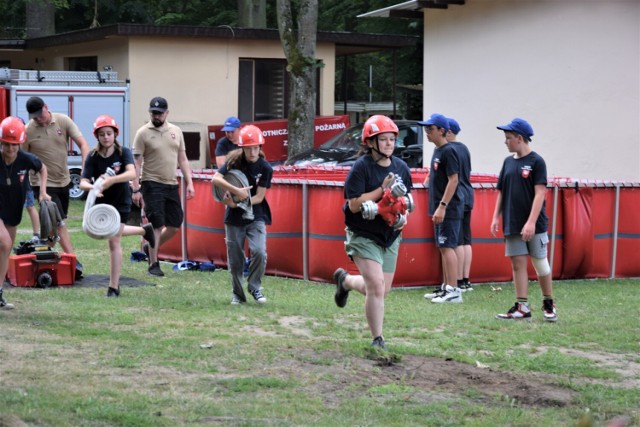 Od 26 czerwca do 2 lipca na kampingu „Przy Baszcie” w Zbąszyniu, 17 dziewczyn i 14 chłopaków z gminy Zbąszyń,  przebywa na obozie strażackim