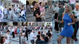 Tłumy na tarnowskim Rynku podczas niedzielnej potańcówki. To prawdziwy hit tegorocznego lata w mieście. Razem bawili się miejscowi i goście