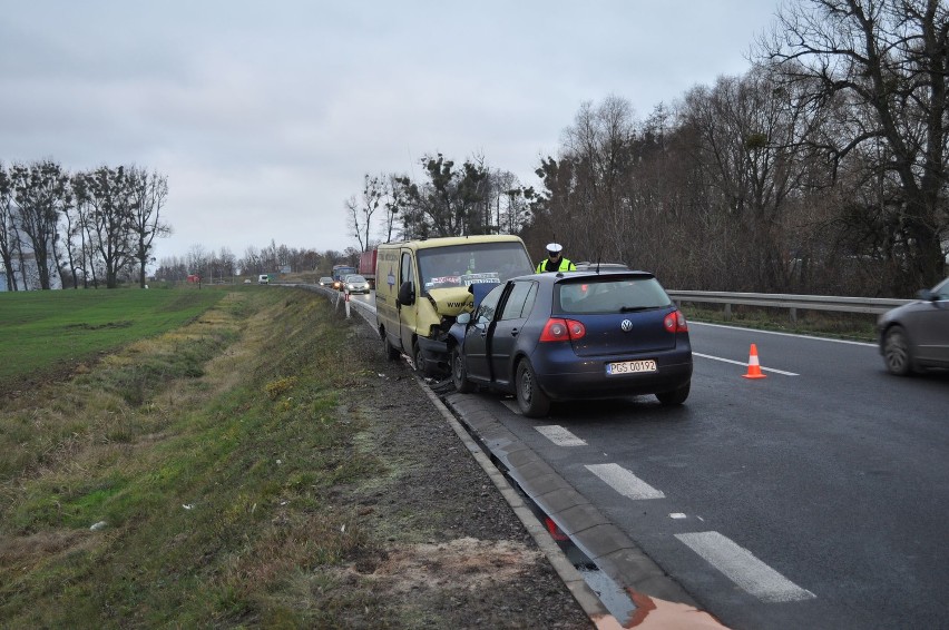 29 listopada 2013 . - wypadek na obwodnicy w Śremie