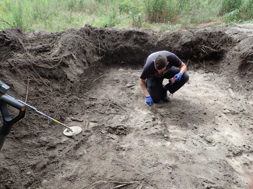 Masowy grób niemieckich żołnierzy odkryty w Koźlicach. To lotnicy z Luftwaffe