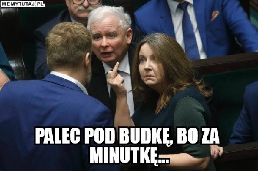 Joanna Lichocka pokazała w Sejmie środkowy palec.  Zobacz...