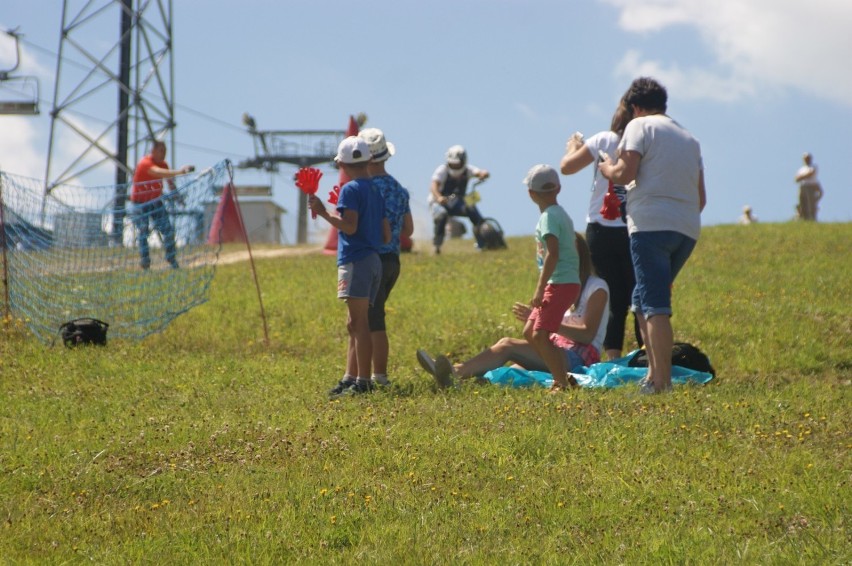 Slalom i "zjazd na krechę", czyli zawody na górskich hulajnogach [ZDJĘCIA]