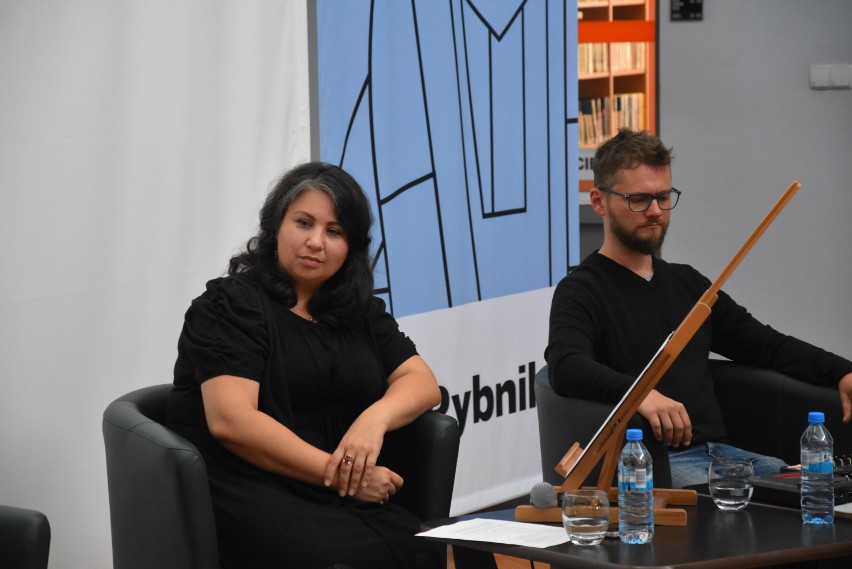 Narodowe Czytanie w Rybniku. Nowele czytali w bibliotece prezydenci Rybnika