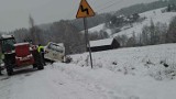 Trudne warunki na drogach z powodu śniegu w powiecie bocheńskim i brzeskim