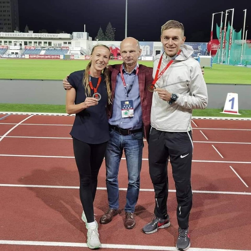 Michał Rozmys do złota dołożył srebro. Zawodnicy UKS Barnim Goleniów z trzema medalami!