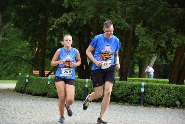 Pałac Mierzęcin zorganizował wielką, biegową imprezę. Był bieg na 12 km, półmaraton i bieg dla dzieci.